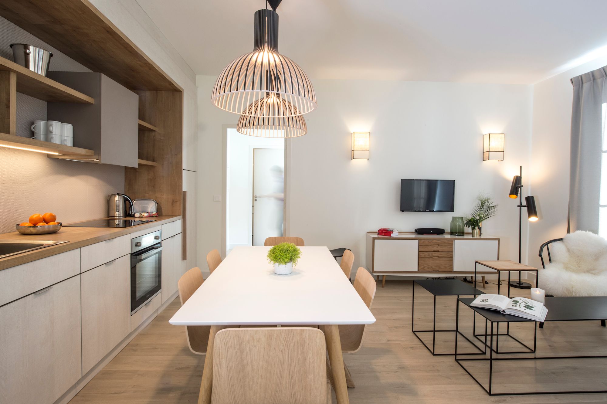 Appartement 3 pièces très spacieux avec vue sur les montagnes cuisine équipée et salon