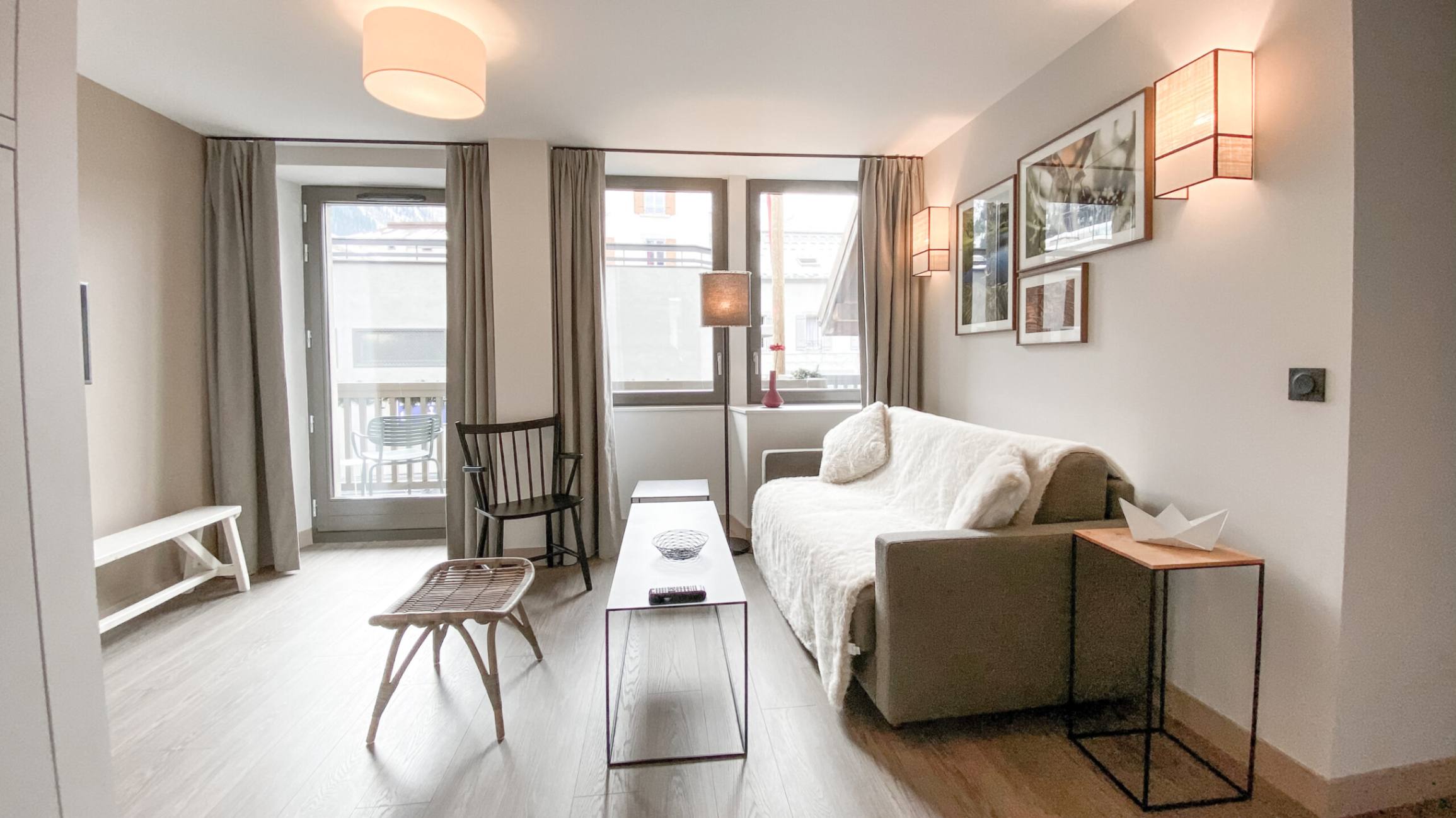 Salon confortable avec vue sur les montagne appartement duplex 4 pièces