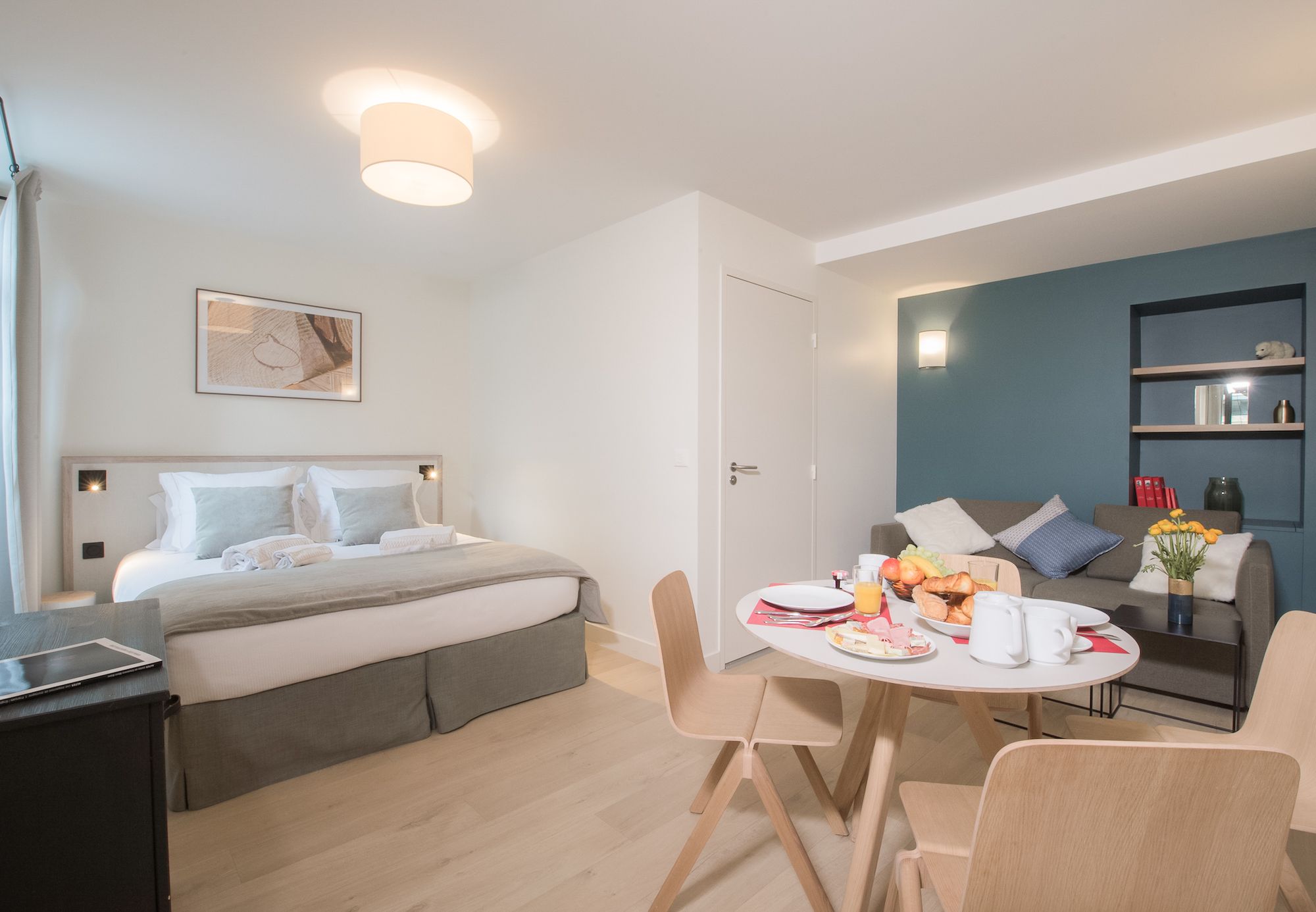 Appartement 1 pièce avec lit double et coin cuisine