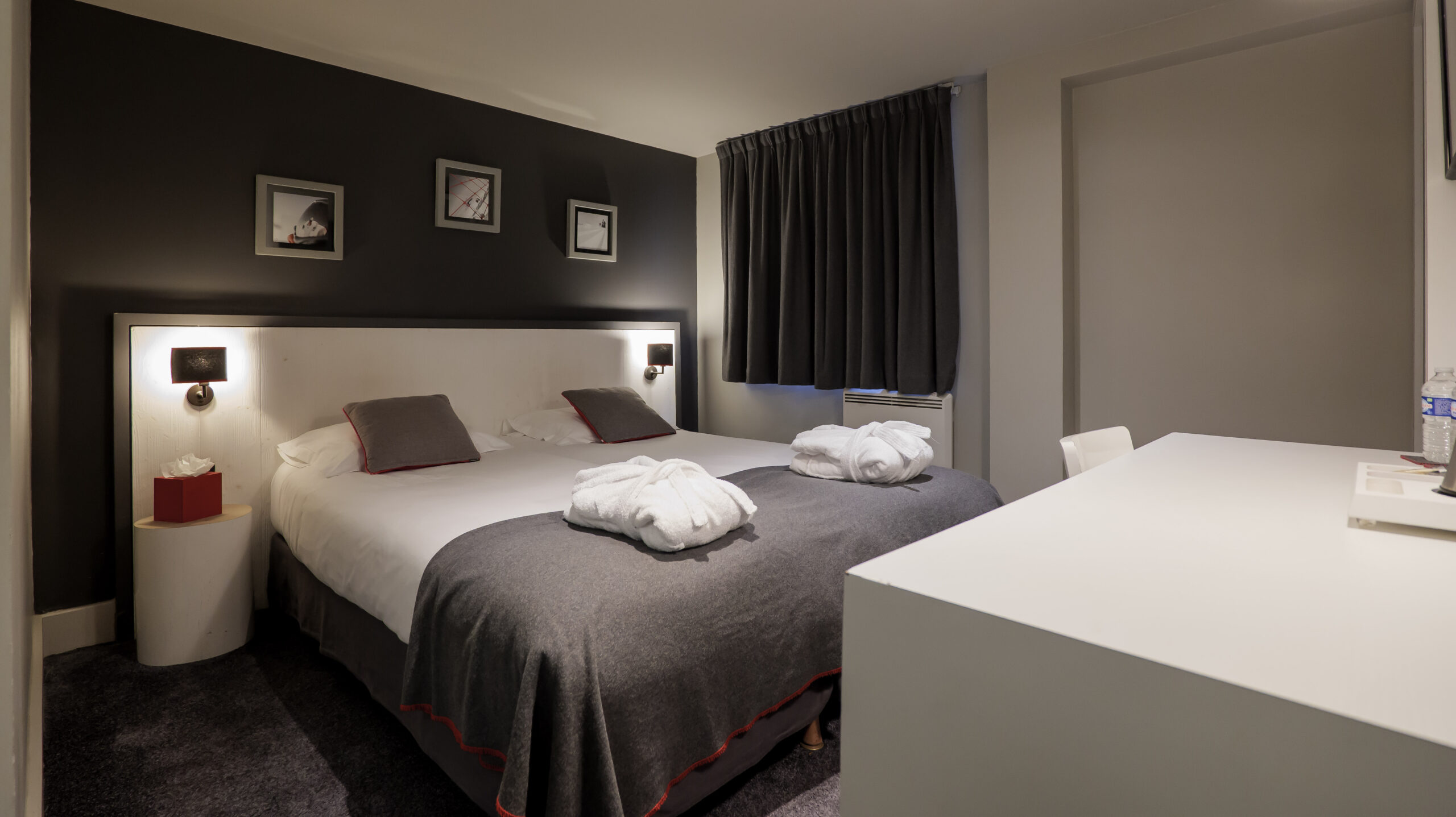 comfort room with mountain view