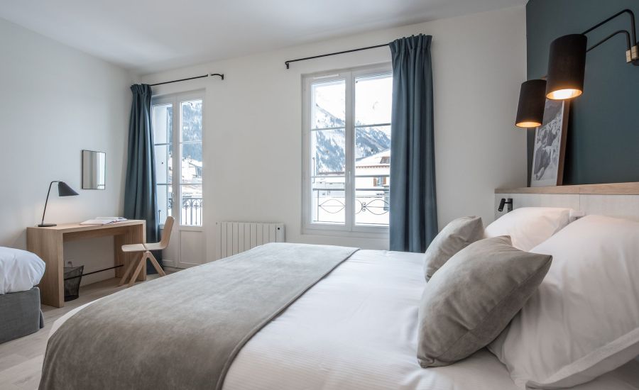 Lit double supérieur avec vue sur les montagnes à Chamonix