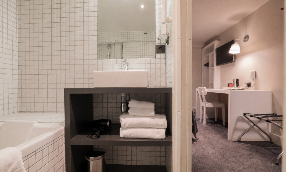 Salle de bain d'une des chambres doubles conforts